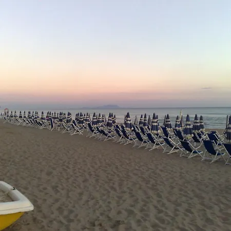 Marina Club