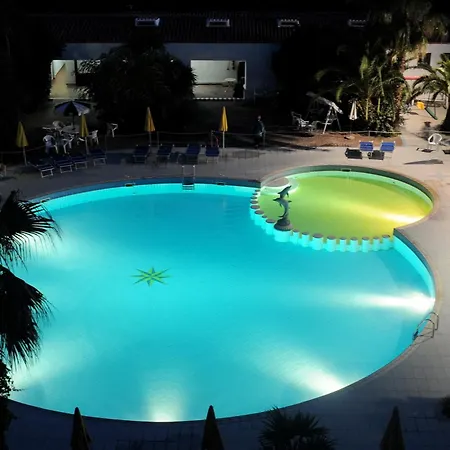 Marina Club