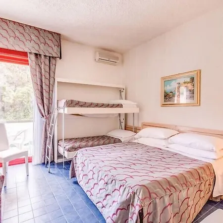 Hotell Marina Club Baia Domizia