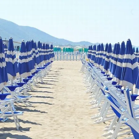 Marina Club Hotell 4*