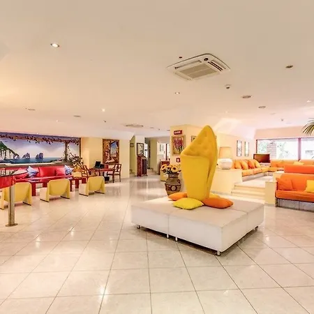 Marina Club Hotel